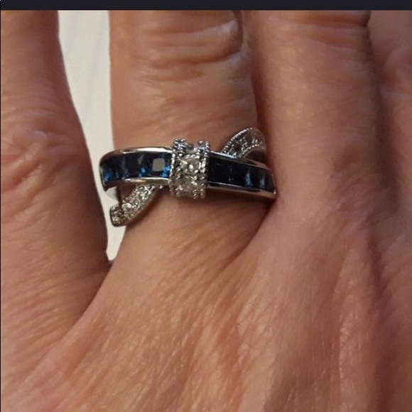 💙12CT White Gold/Blue Sapphire Twist Cubic Zirco - Picture 5 of 6